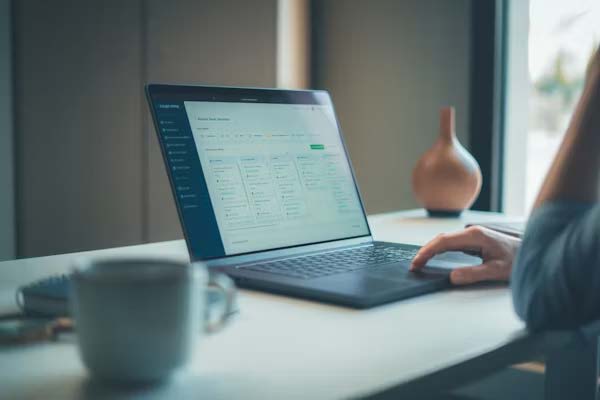 Why stakeholders lose patience near launch